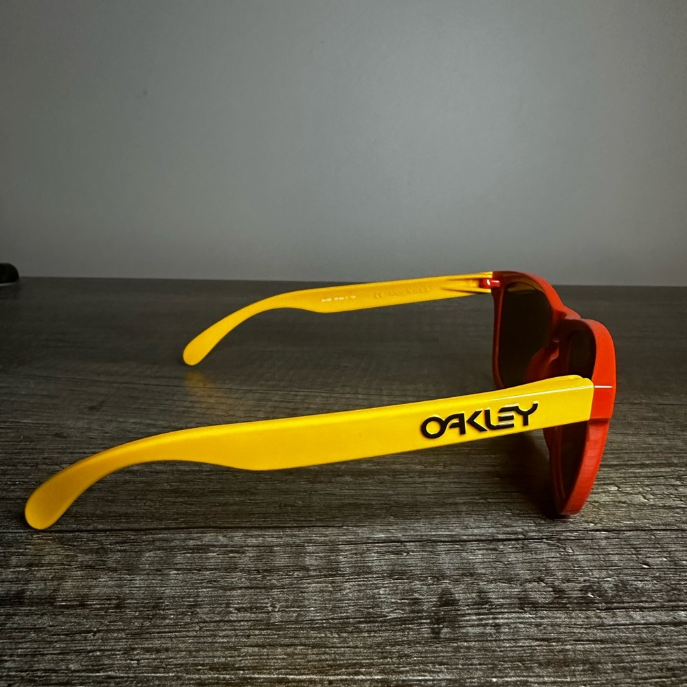 Oakley Frogskins yellow and Orange frame with fire iridium lenses